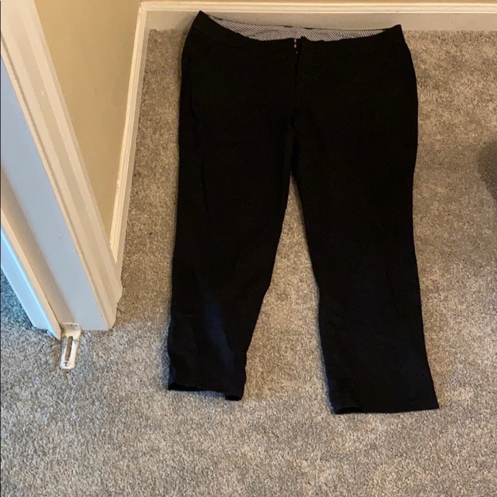 Black Capri
